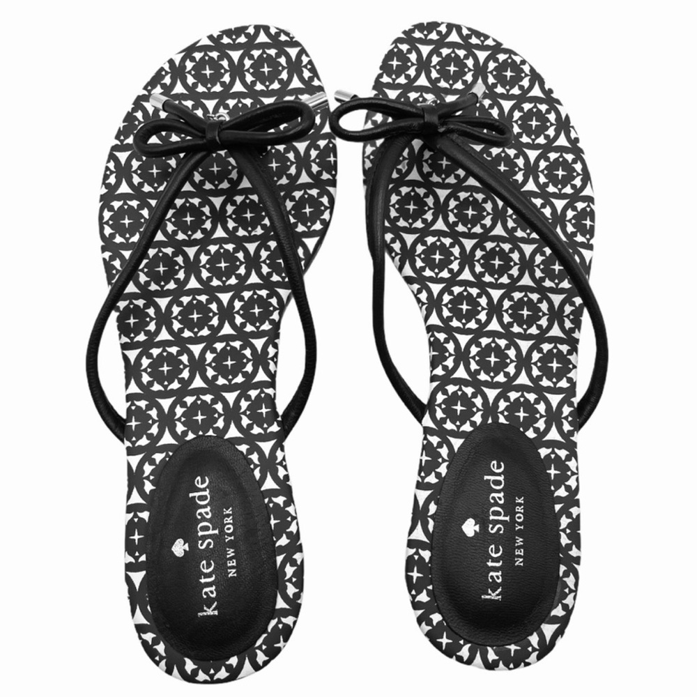 Kate Spade Flat Flip Flop
Sandals  Black and White Size 7.5